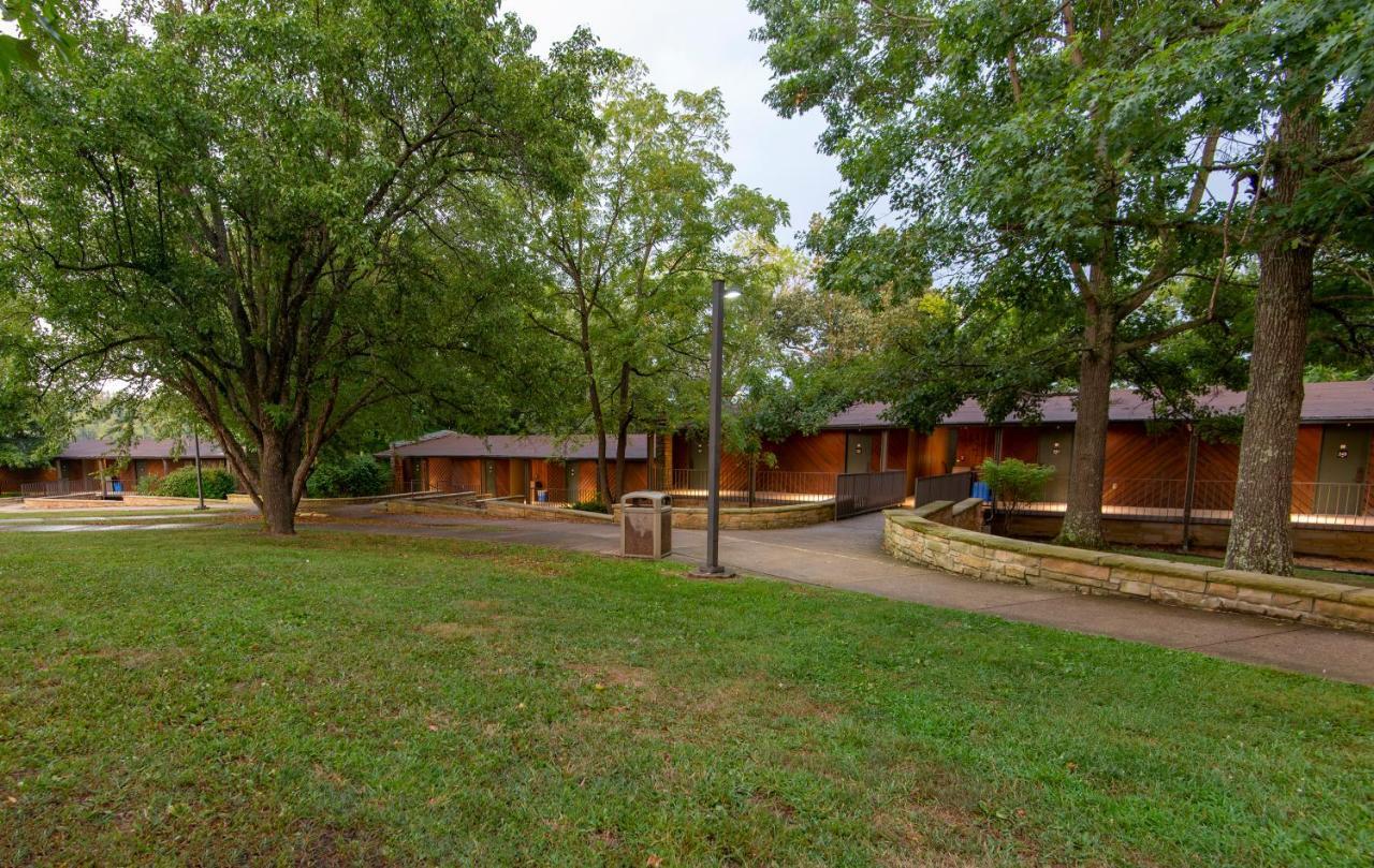 Rough River Dam State Resort Park Falls of Rough Exterior photo